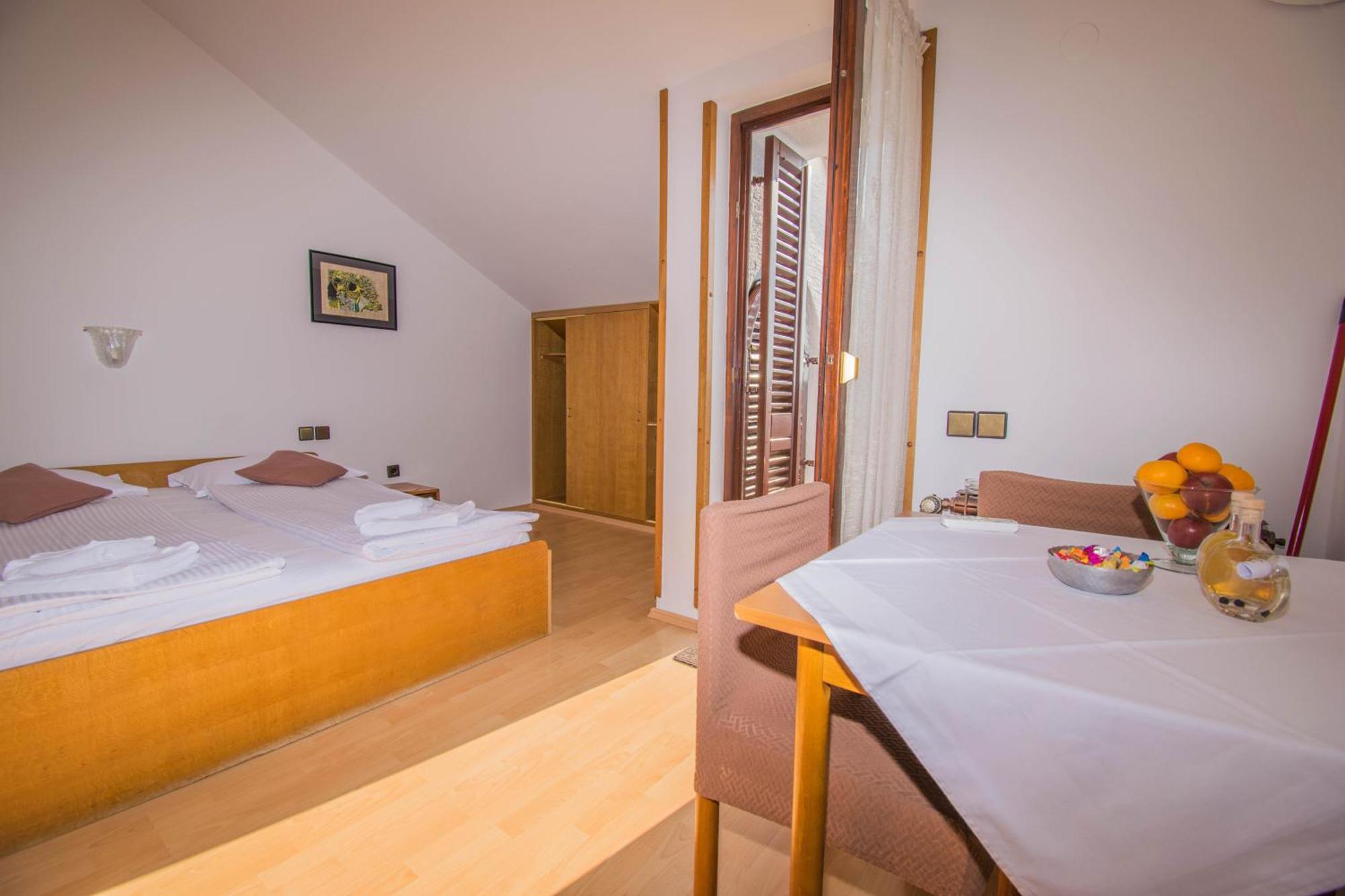 Apartments Punta & Vista In Krk Krk Town Zewnętrze zdjęcie