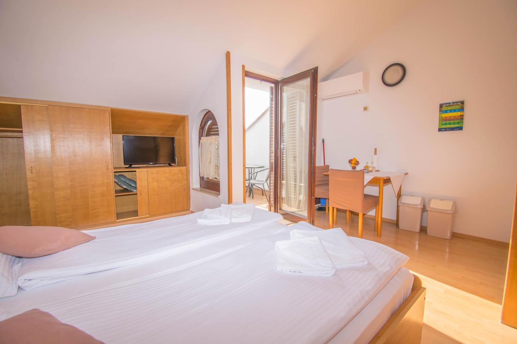 Apartments Punta & Vista In Krk Krk Town Zewnętrze zdjęcie